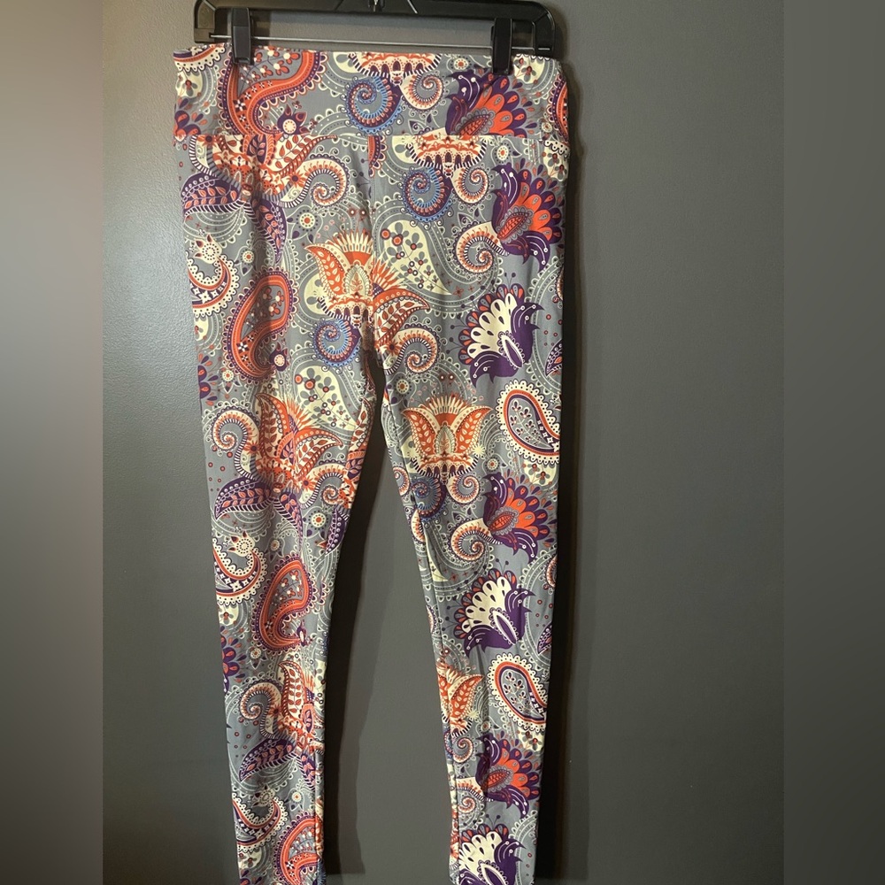 LuLaRoe Leggings in Gray Purple and Orange Paisley size TC NWOT